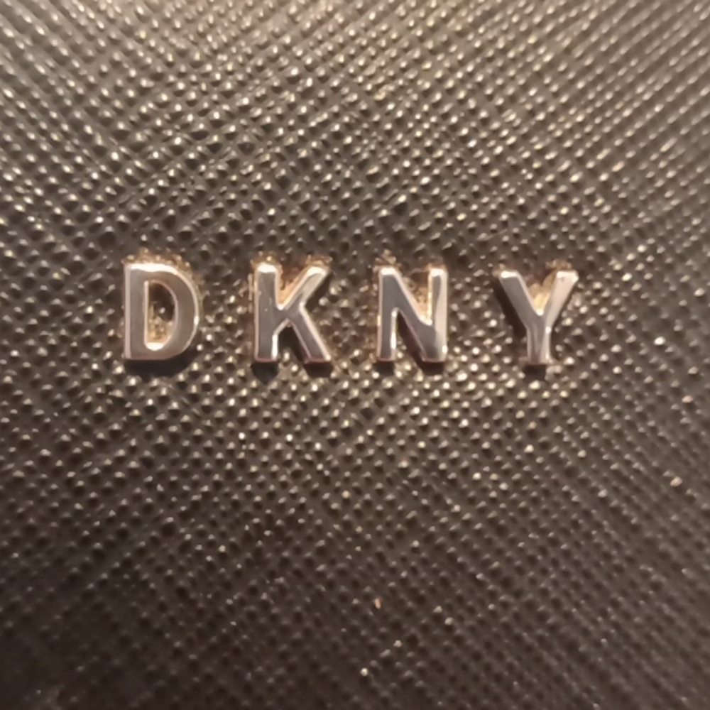 Dkny purse